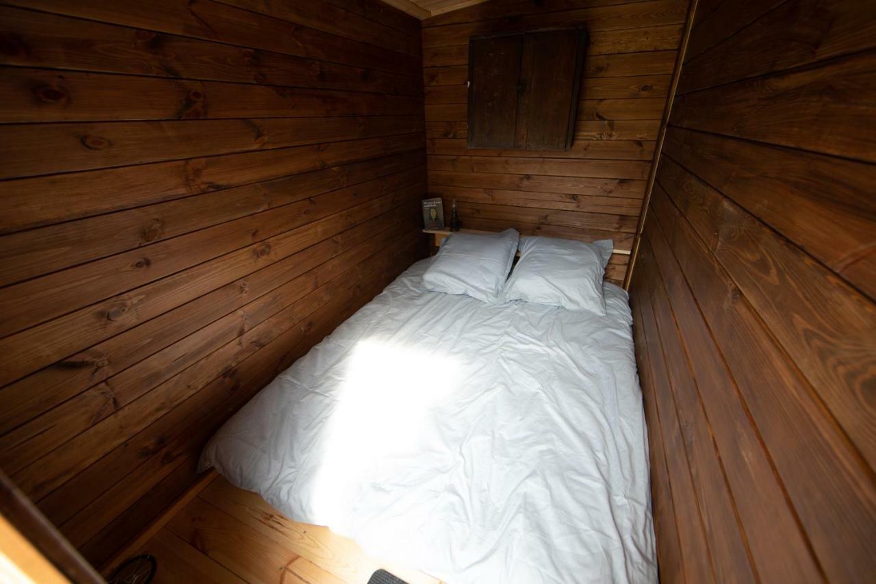 Voyage Spatio-Temporel Poussanges Экстерьер фото